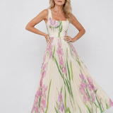 Robe Midi Sans Manches en Satin avec Décolleté Carré et Plis Élégants