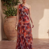 Robe longue fluide en satin, élégance intemporelle chez Maison Claire et Sylvie
