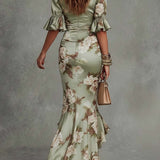 Robe longue asymétrique en satin vert avec décolleté en V - Ana
