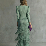 Clara – Robe élégante à manches frangées