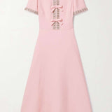 Robe midi en satin avec nœud et embellissements en cristal