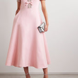 Robe midi en satin avec nœud et embellissements en cristal